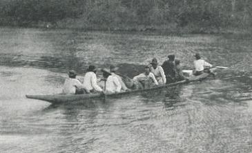 En pirogue sur la Mana