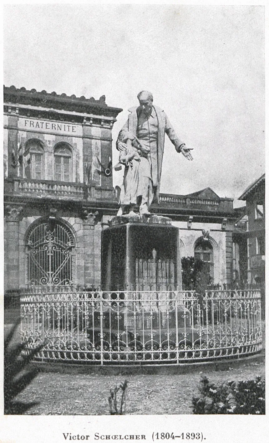 Statue de Victor Schœlcher.