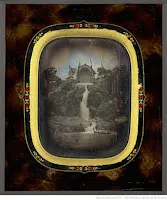 Photographie de l'inauguration de la fontaine Gueydon à Fort de France (Martinique), le 13 juillet 1856
