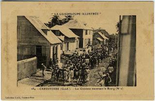 Cliché d'une manifestation ouvrière en Guadeloupe en 1910